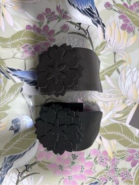 Gray Floral Leather Cuff Bracelet - Women's Fashion Accessory Mother’s Day gift